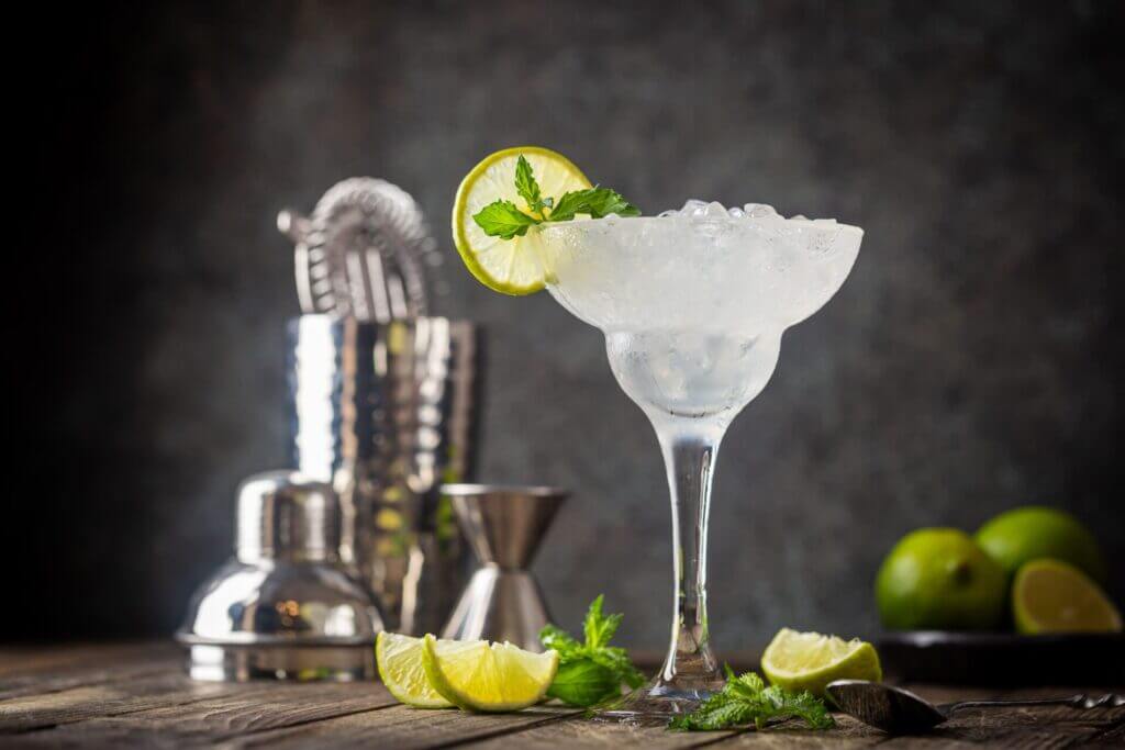 Con su equilibrio entre lo dulce y lo cítrico, la Margarita es el cocktail latino por excelencia